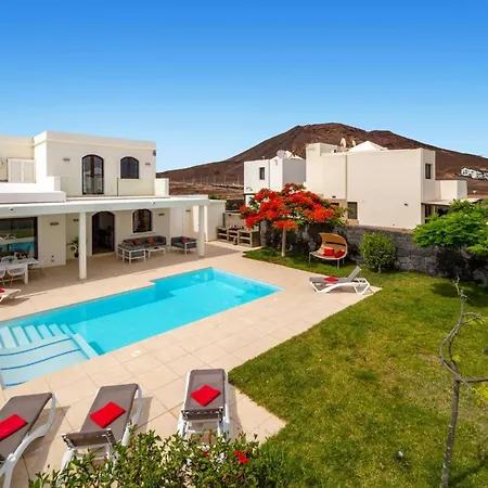 Villa Judit By *