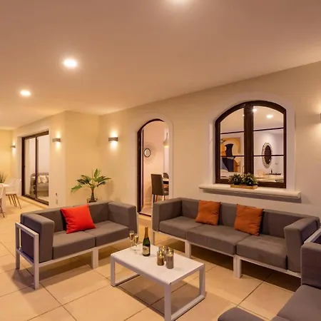 Villa Judit By *